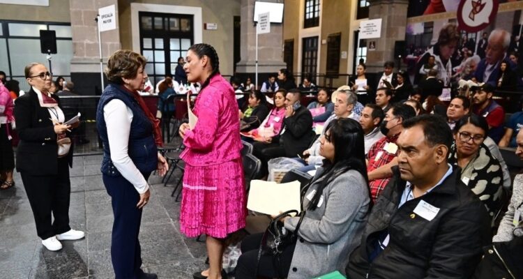 Atiende Delfina Gómez a pobladores durante Audiencia Ciudadana