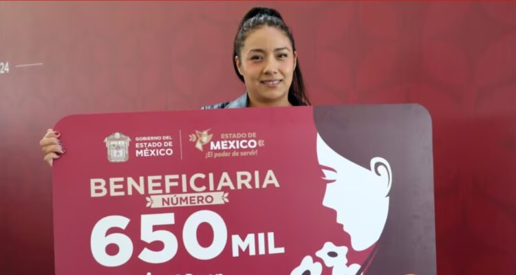 Delfina Gómez entrega la tarjeta 650 mil del programa ‘Mujeres con Bienestar’