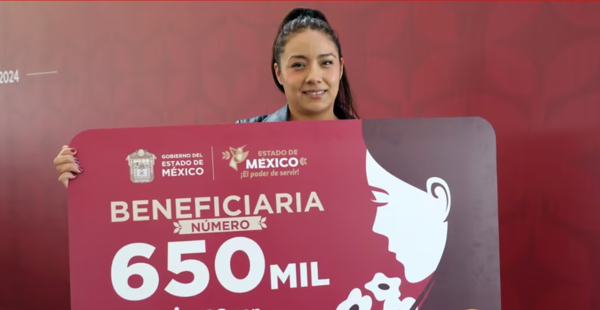 Delfina Gómez entrega la tarjeta 650 mil del programa ‘Mujeres con Bienestar’