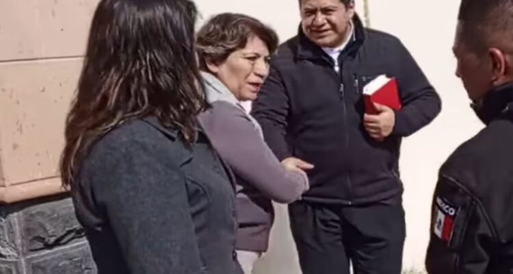 Delfina Gómez visita a familia de víctimas de explosión de pirotecnia en Chimalhuacán