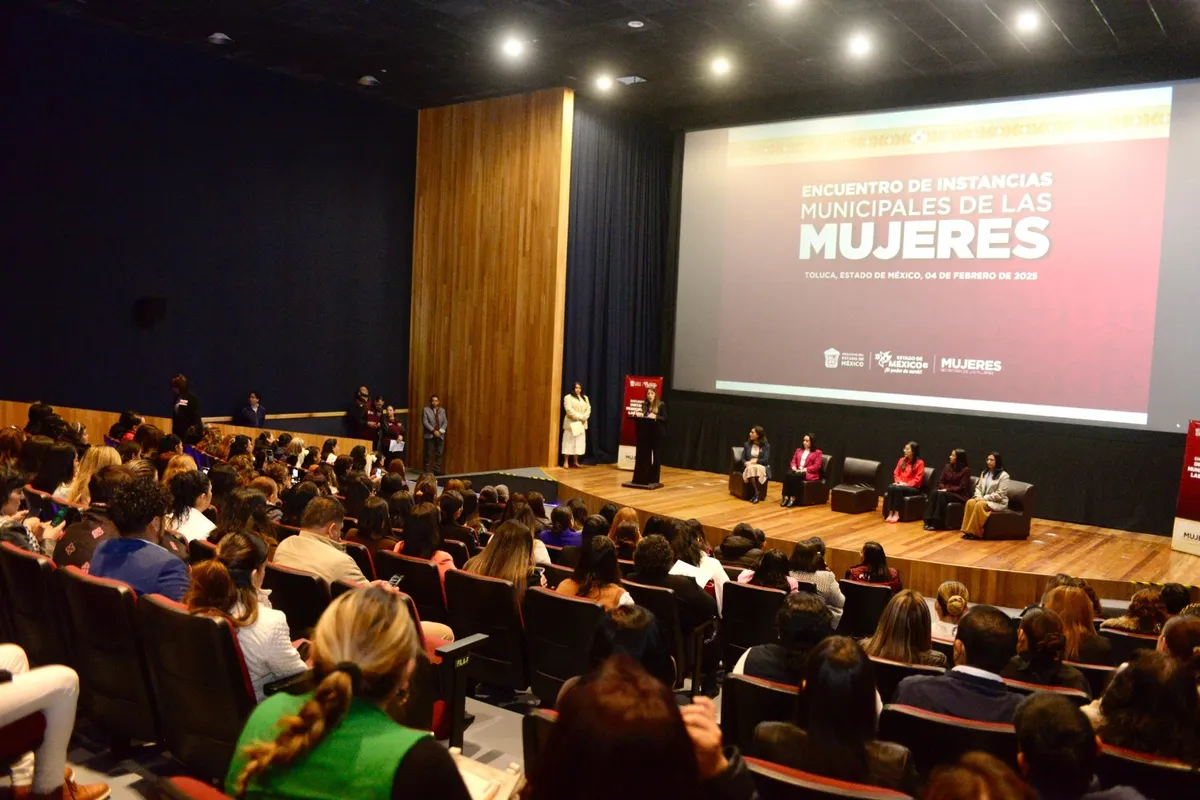 Delfina Gómez se compromete con las mujeres mexiquenses