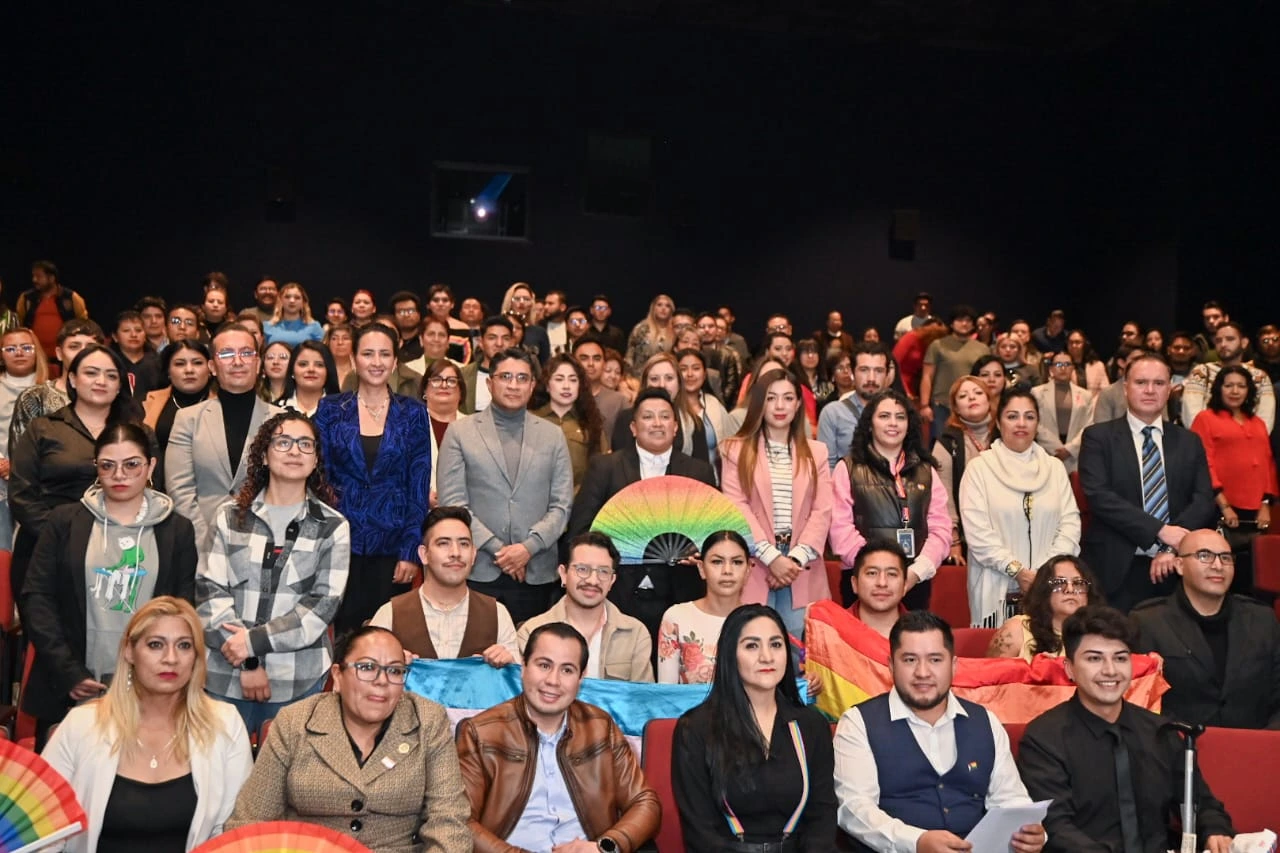 Proyectan documental por lucha de la comunidad de la diversidad sexual