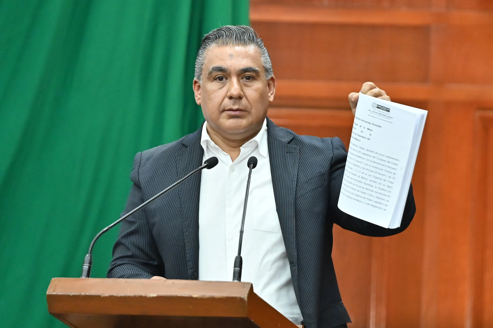 Formulan obligatoriedad de asistencia presencial a sesiones plenarias