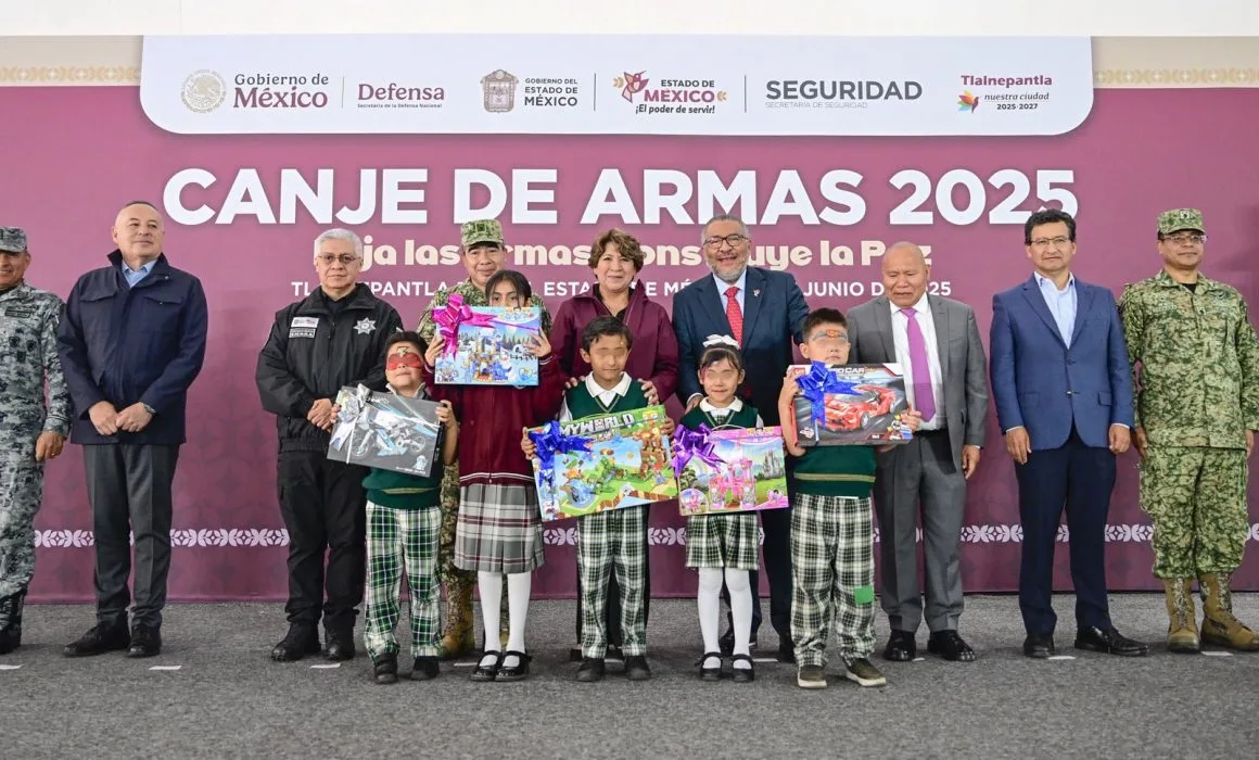 Encabeza Delfina Gómez Campaña Canje de Armas 2025