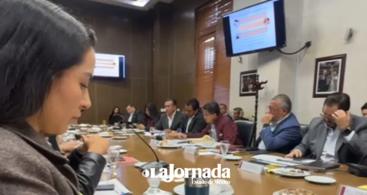 Se reúne Delfina Gómez y secretarios con diputados para analizar iniciativas pendientes