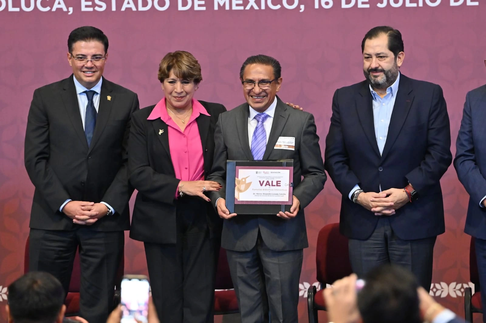 Acude Francisco Vázquez a firma de convenio entre el GEM y el SMSEM