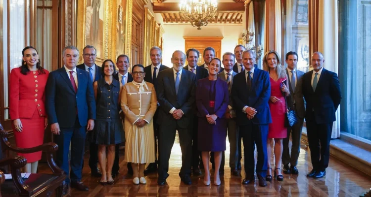 Claudia Sheinbaum se reúne con empresarios en Palacio Nacional