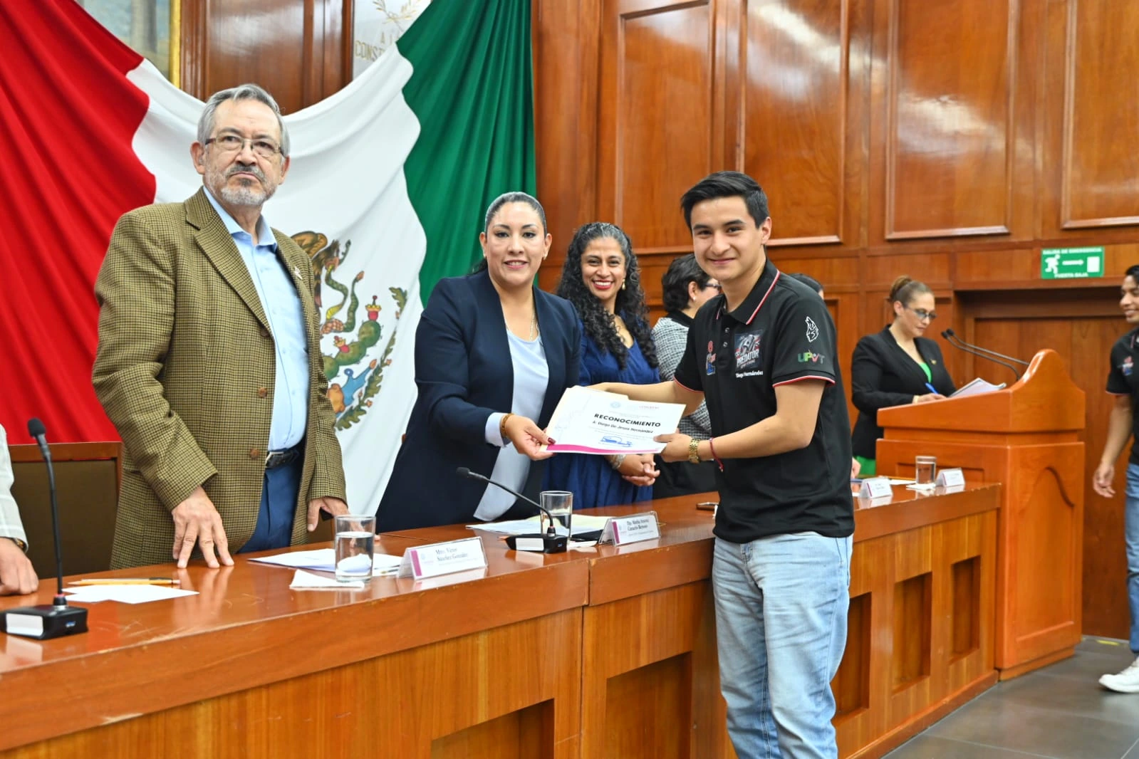 Reconoce Martha Camacho a estudiantes por desarrollo de ‘Go Karts’