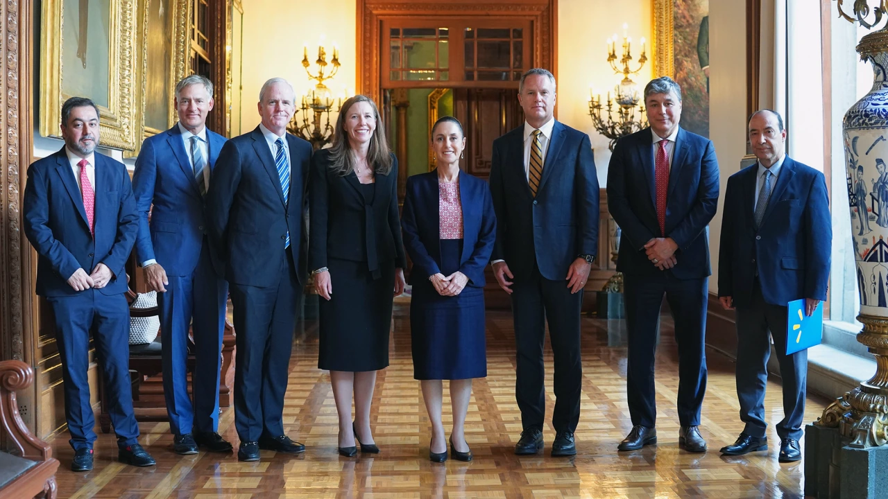 CEO de Walmart se reúne con la presidenta Claudia Sheinbaum; reafirma inversiones en México