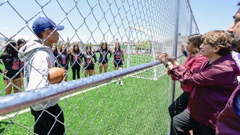 Delfina Gómez entrega Deportivo ‘Herreros’ rehabilitado en Chimalhuacán